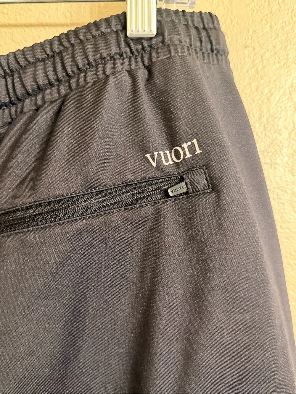 Vuori Men's Black Performance Jogger Pants
